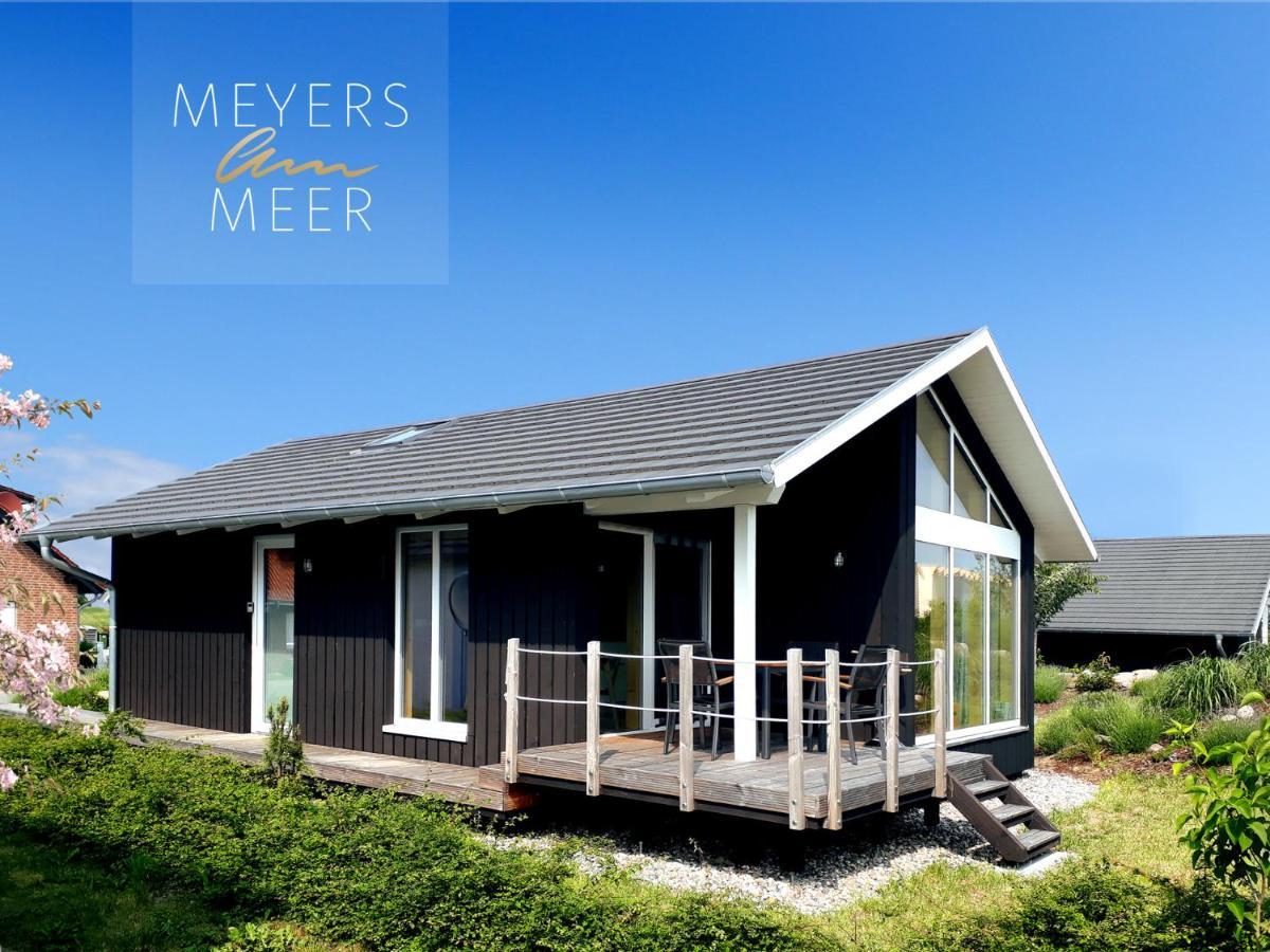 Schwarzes Holzferienhaus Mit Sauna In Zierow -- Sonneneck -- 500M Zum Ostsee-Strand, 4 - 6 Personen المظهر الخارجي الصورة